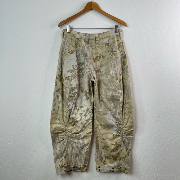 BDG UO The Elise Barrel Leg Floral Patchwork Boho Grannycore Cotton Pants Size 4 - Picture 4 of 16